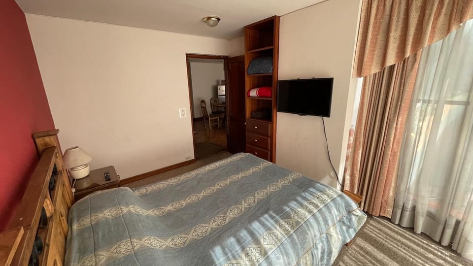 Muy cerca, a pasos de la Embajada de EEUU Apartment in La Paz