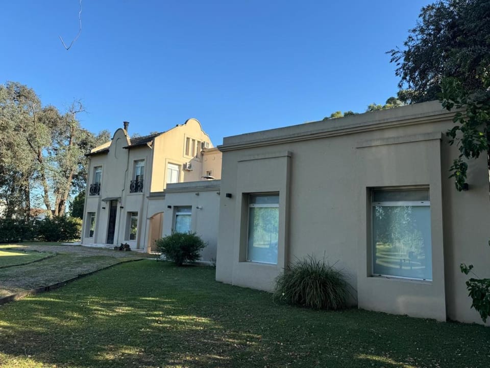 Casa en Praderas de Lujan House in Buenos Aires Province