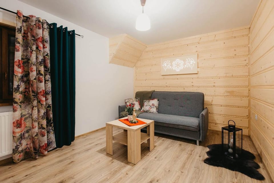 Zacisze z bilardem, sauną i jacuzzi House in Lesser Poland Voivodeship