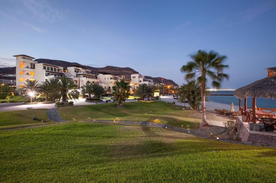 Residence 101-102 Playa De La Paz by Cabo Villas Villa in Baja California Sur
