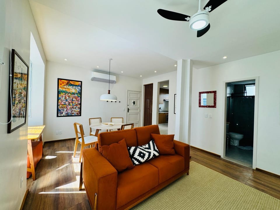 Living room, Seating area, air conditioner