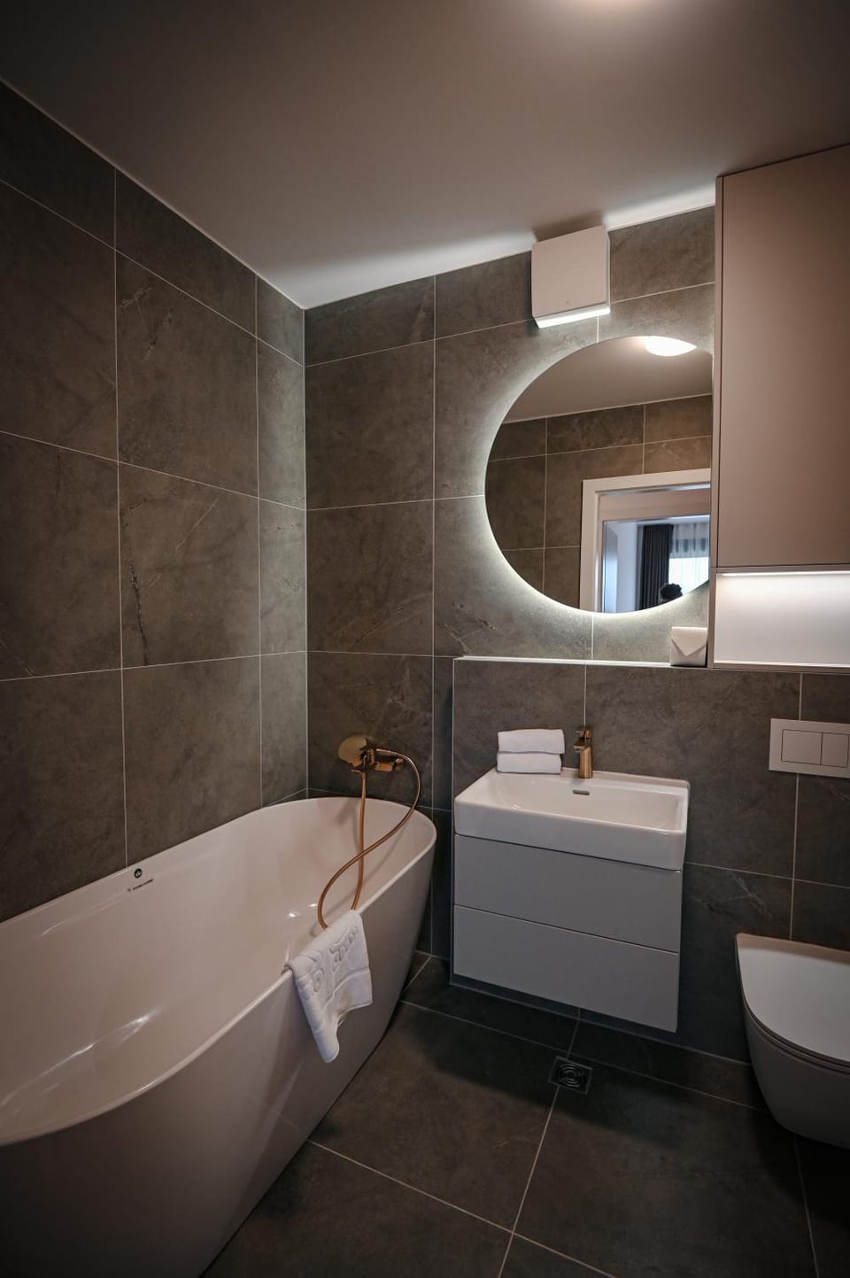 Bathroom, Bath, towels