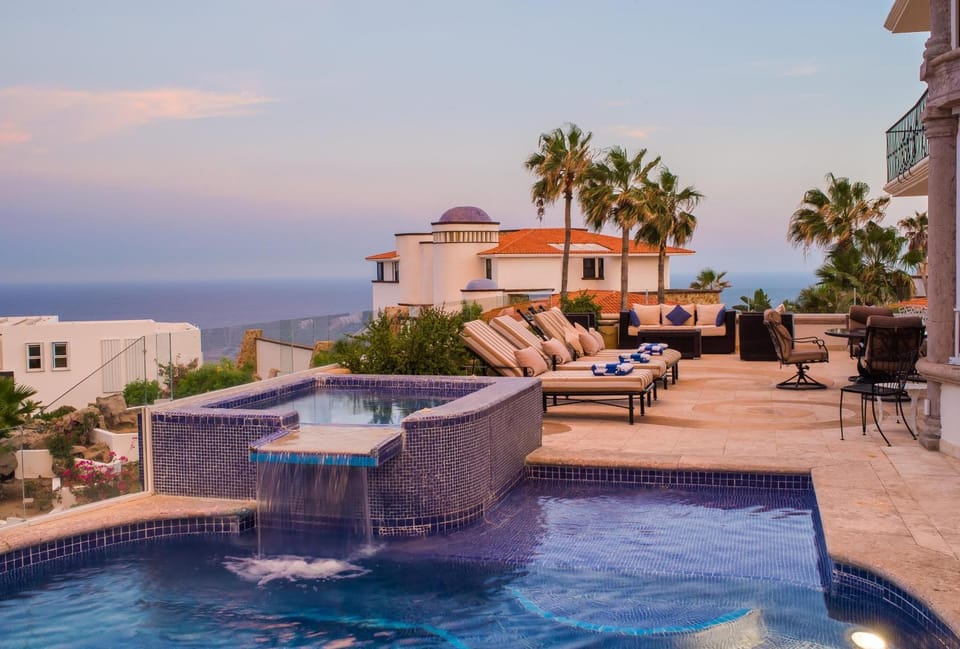 Property building, Patio, View (from property/room), Balcony/Terrace, Pool view, Sea view, Swimming pool, sunbed