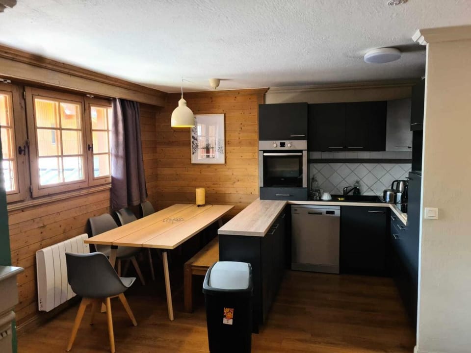 Chalet Alaska - grand appartement pour 8 dans résidence avec piscine sauna et hammam MAE-9191 Apartment in Les Allues