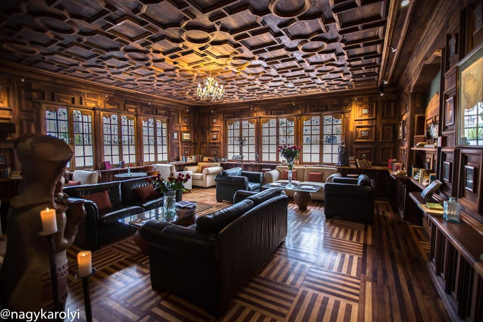 Living room, Seating area