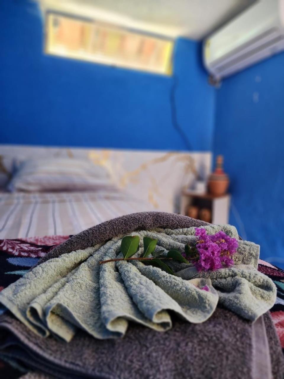Bed, Photo of the whole room, Bedroom, air conditioner