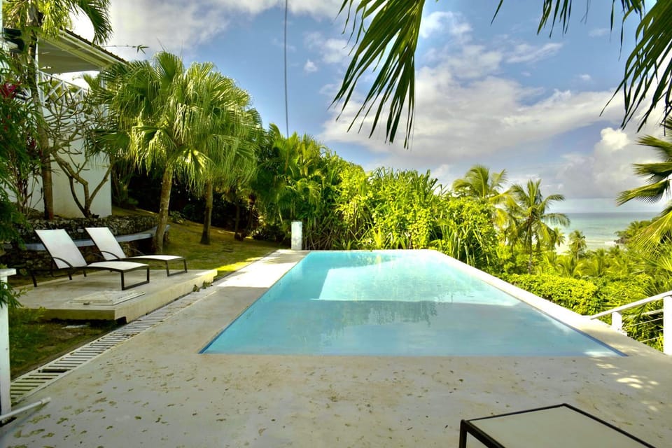Spring, Day, Natural landscape, Garden, Garden view, Pool view, Sea view, Swimming pool, sunbed