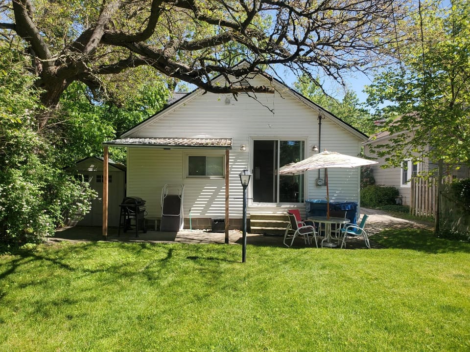 Walking Distance to downtown Grand Haven House in Grand Haven