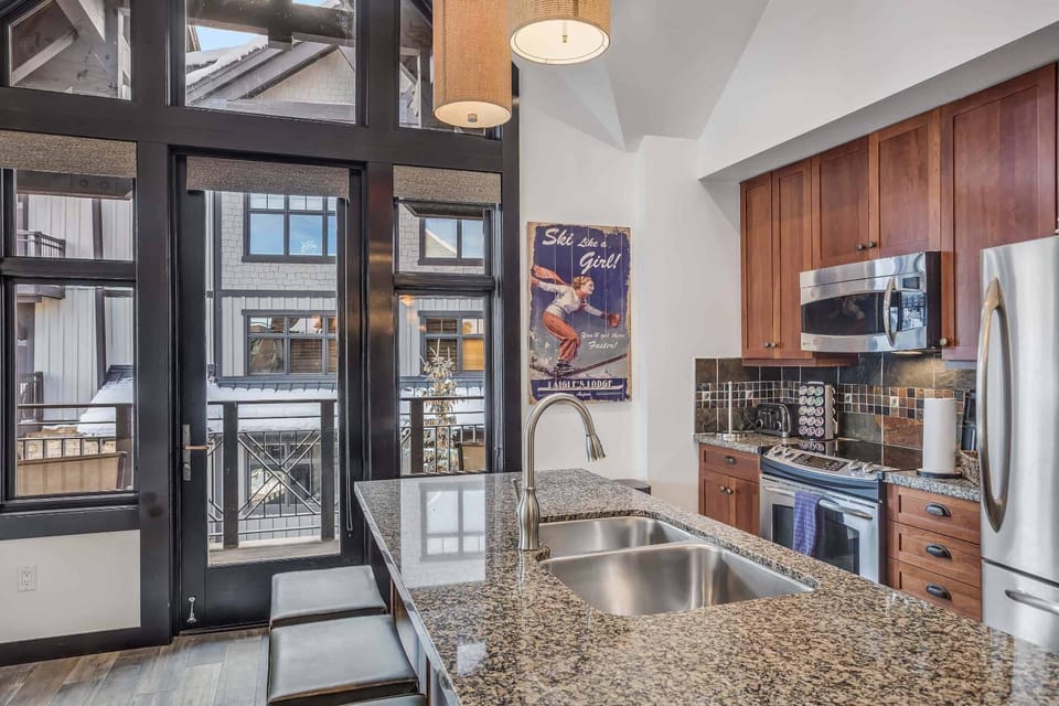 Capitol Peak Lodge 3512 & 3514 by Snowmass Mountain Lodging Apartment in Snowmass Village