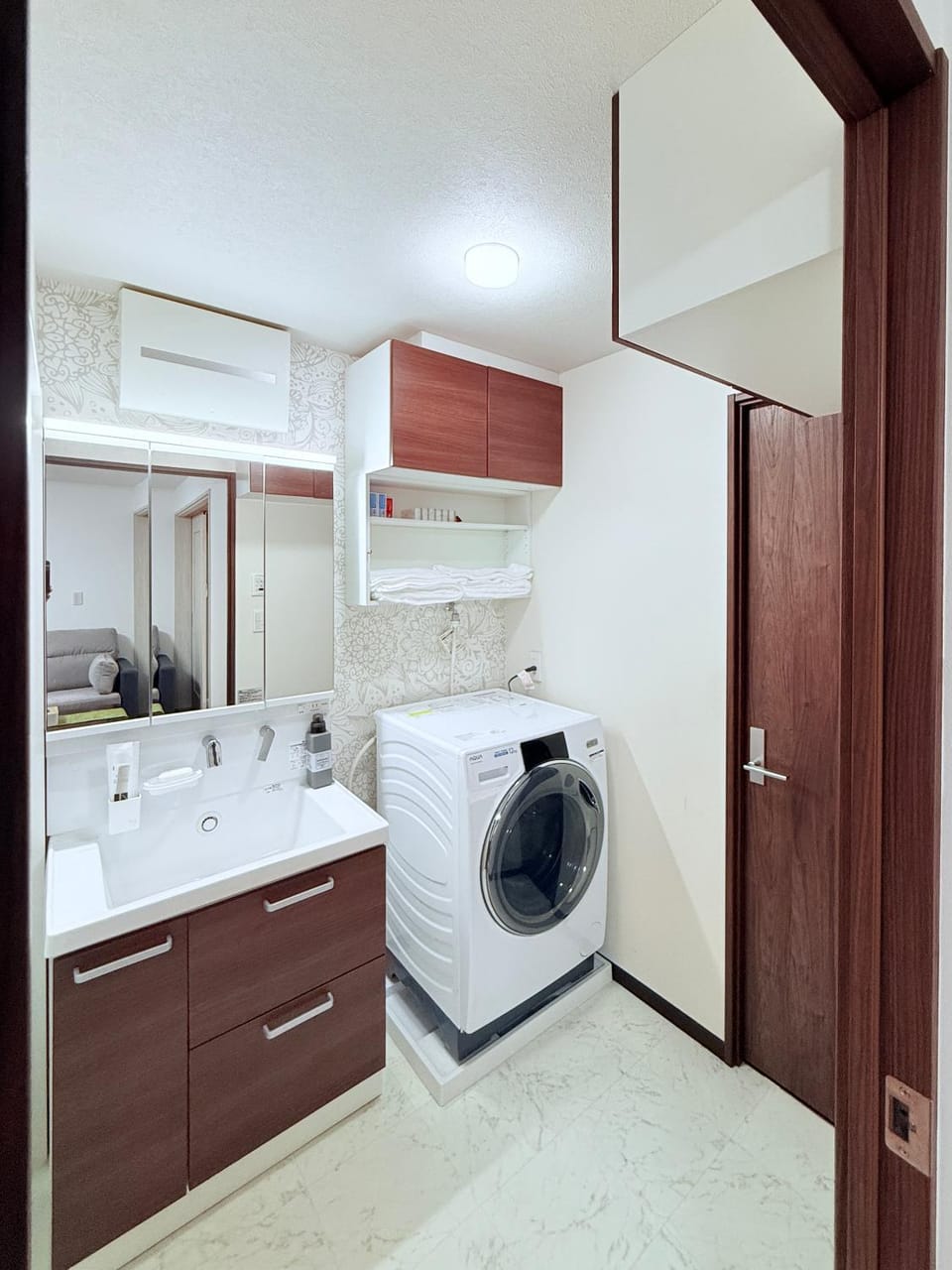 towels, washing machine, dryer