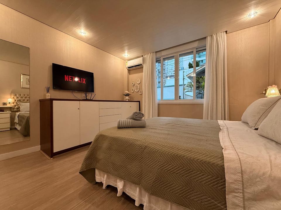 Bed, TV and multimedia, Bedroom, air conditioner