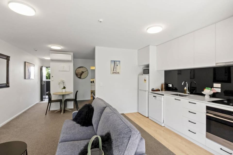 Charming-on-fryer-central-apt-and-walk-to-town Apartment in Queenstown