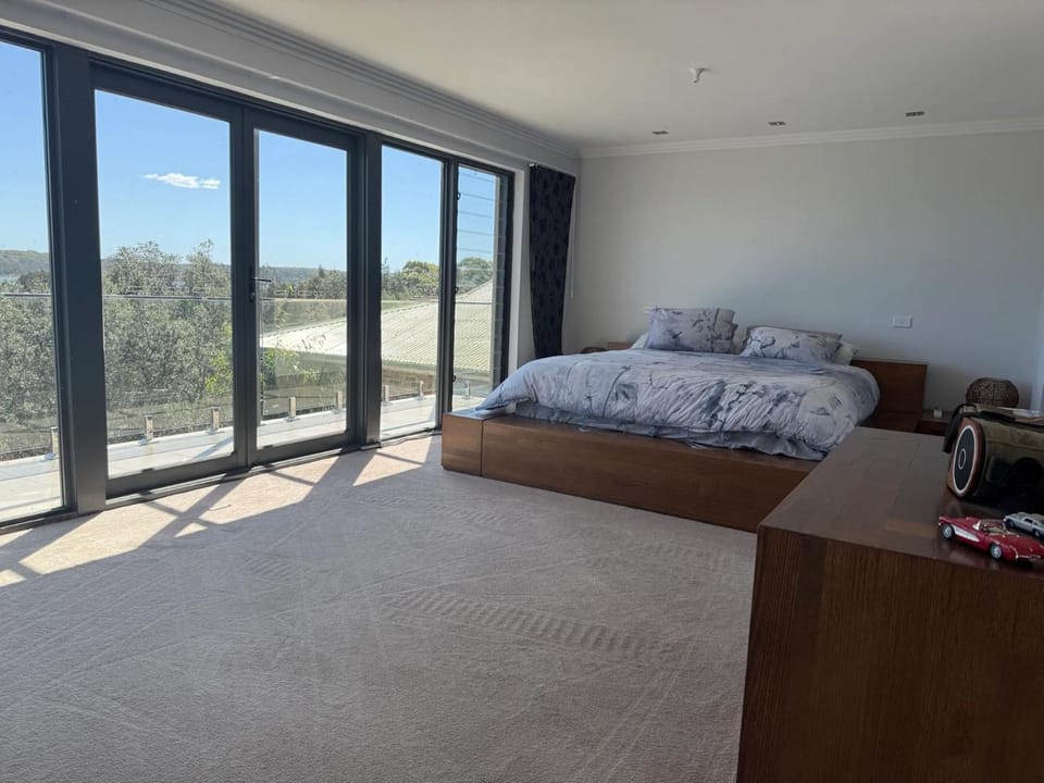 Stay on Lee- Pet friendly- Beach view & inside gym House in Culburra Beach
