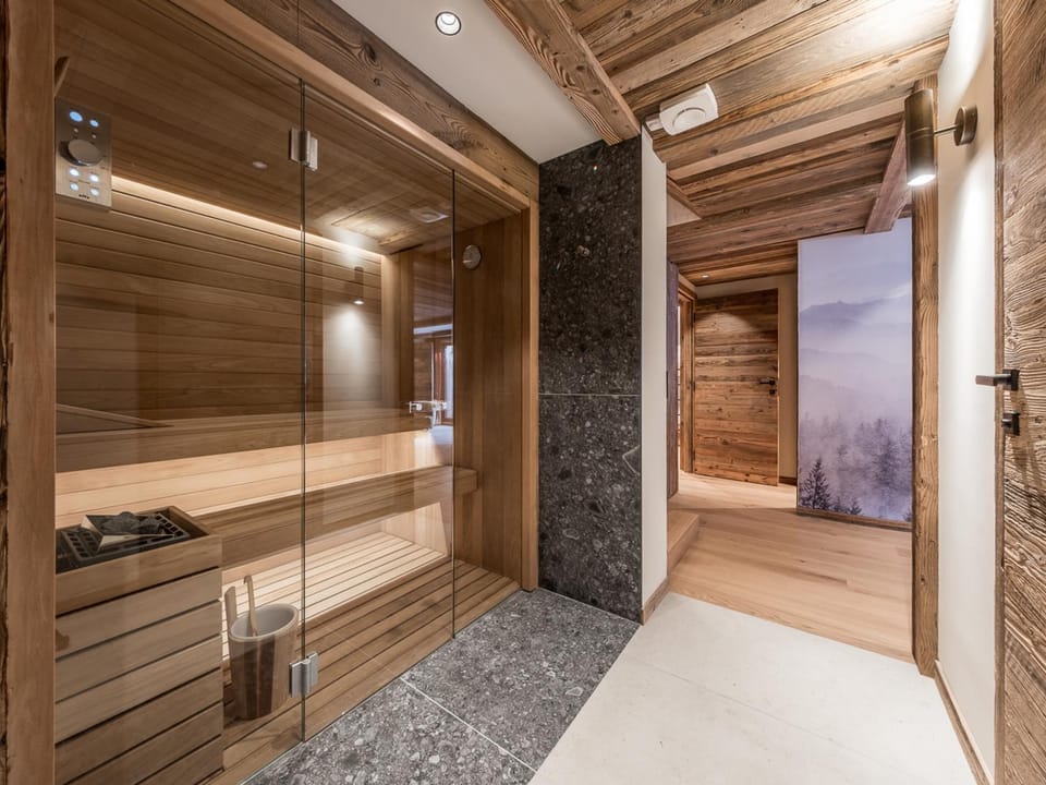 Séjour de luxe : sauna, hammam, home cinéma, concierge 5* - FR-1-613-128 Apartment in Les Allues