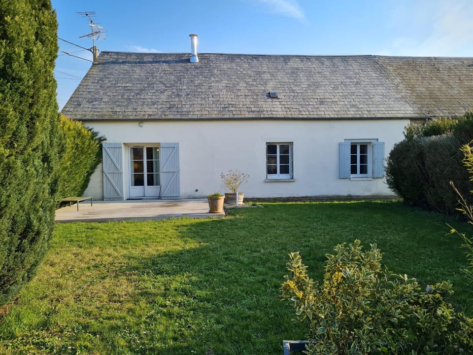 Gîte moderne avec jardin, terrasse et parking privé - FR-1-590-538 House in Centre-Val de Loire