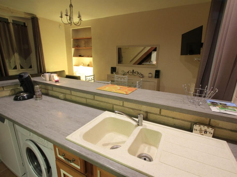 Charmant duplex avec parking et Wi-Fi près de Montargis - FR-1-590-546 Apartment in Centre-Val de Loire