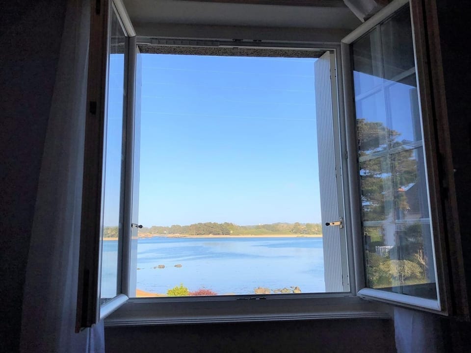 Maison bretonne face à la mer avec WIFI et parking à Trégastel - FR-1-368-442 House in Trégastel