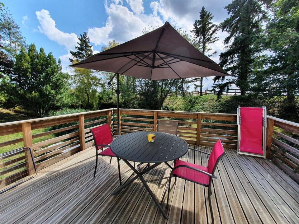 Charmant gîte à la ferme avec terrasse et vue sur la mare - FR-1-590-540 House in Centre-Val de Loire