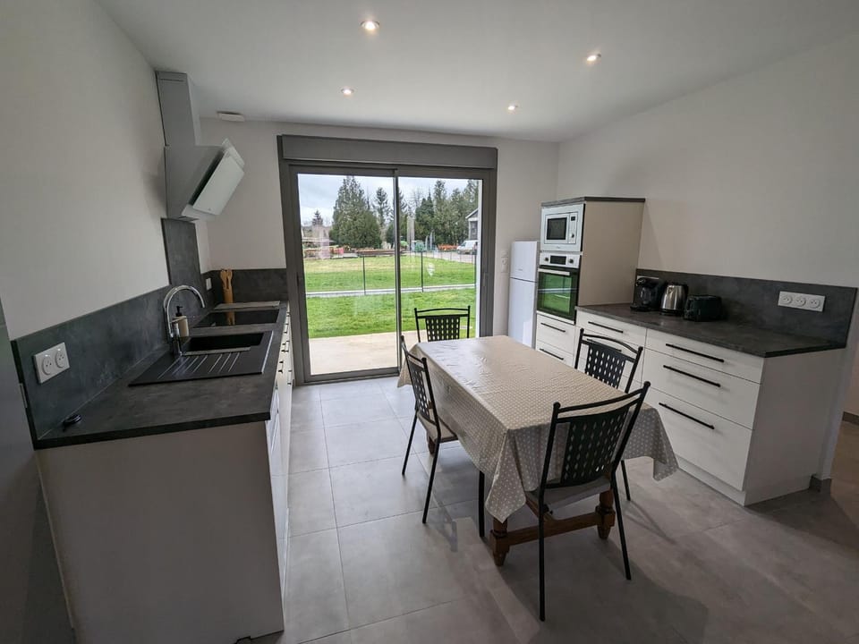 Maison rénovée avec jardin et parking, proche Orléans, animaux acceptés - FR-1-590-561 House in Centre-Val de Loire