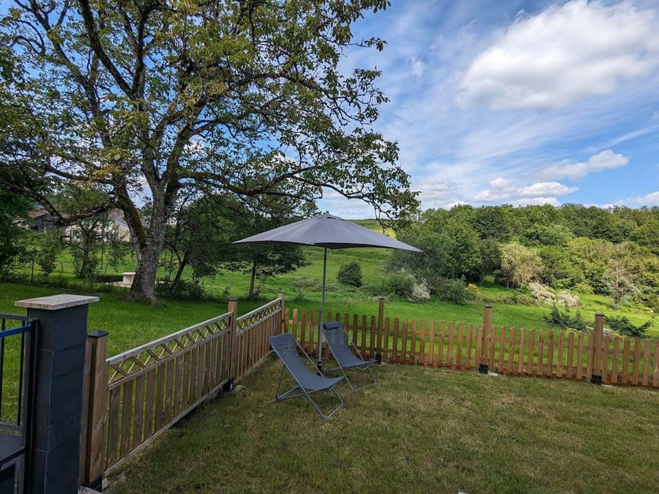 Charmant gîte en forêt avec terrasse et Wifi à Plombières-les-Bains - FR-1-589-769 House in Vosges