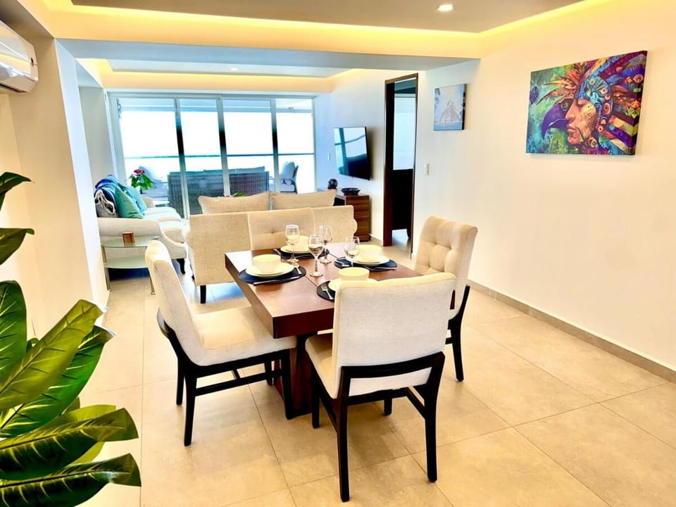 Seating area, Dining area, air conditioner