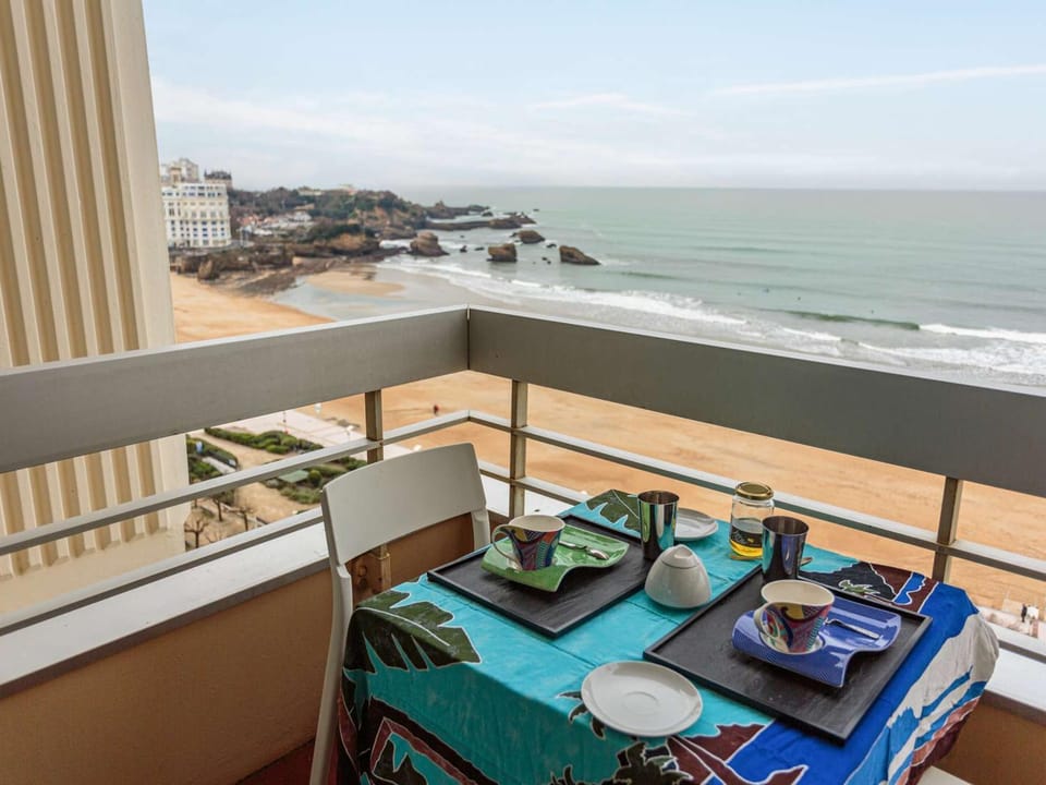 Studio en front de mer avec piscine et Wi-Fi à Biarritz - FR-1-3-621 Apartment in Biarritz
