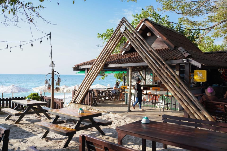 Restaurant/places to eat, Lounge or bar