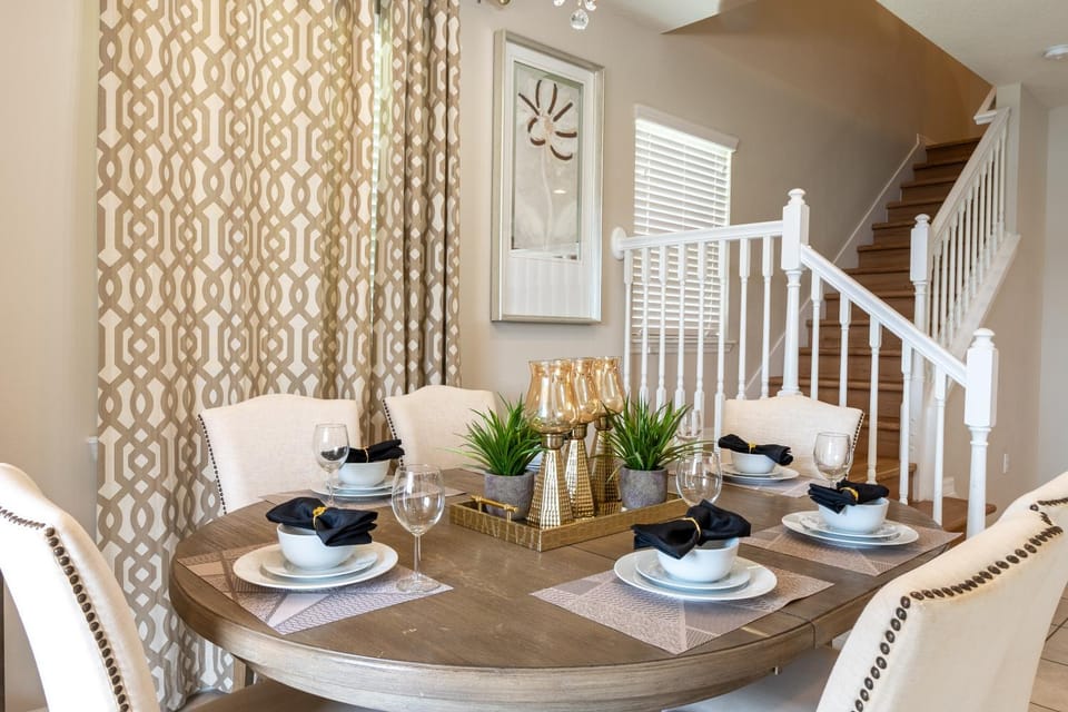 Modern 5BR TwnHome w Private Pool Near Disney 358 House in Four Corners