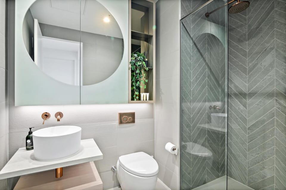 Luxury VIP 4-Bedroom Townhouse in Port Melbourne House in Melbourne