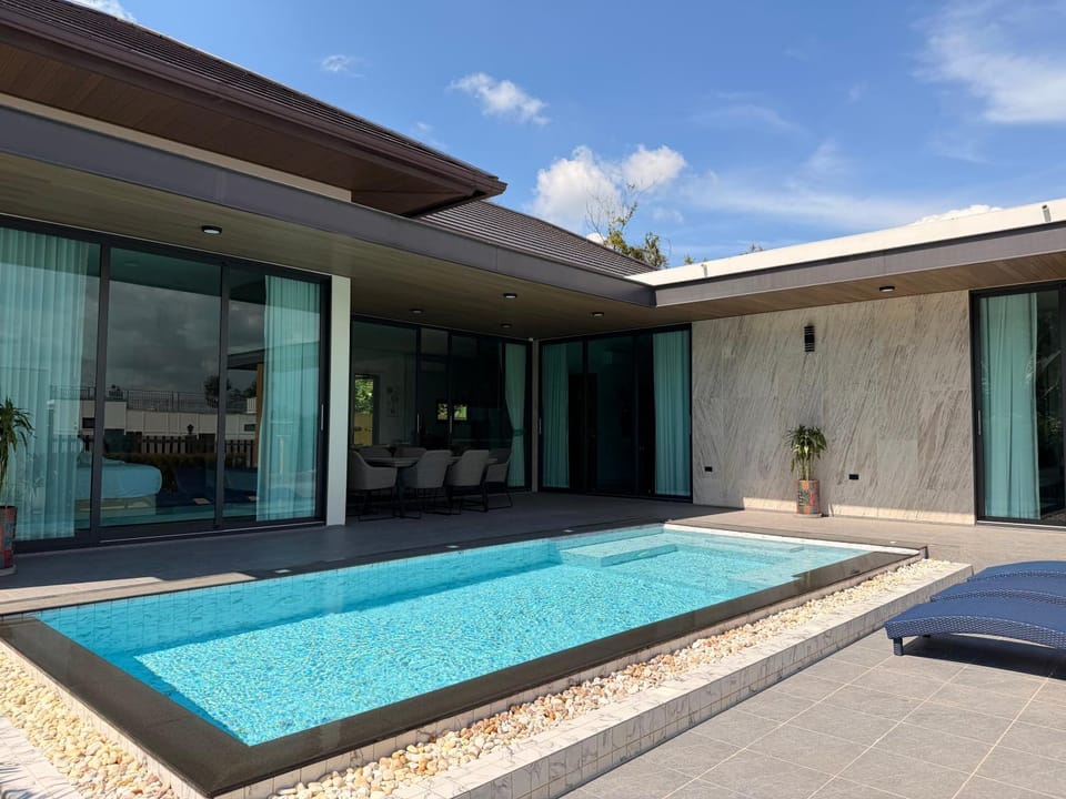 Villa Nadsuree Ao-Nang Modern House Villa in Krabi Changwat