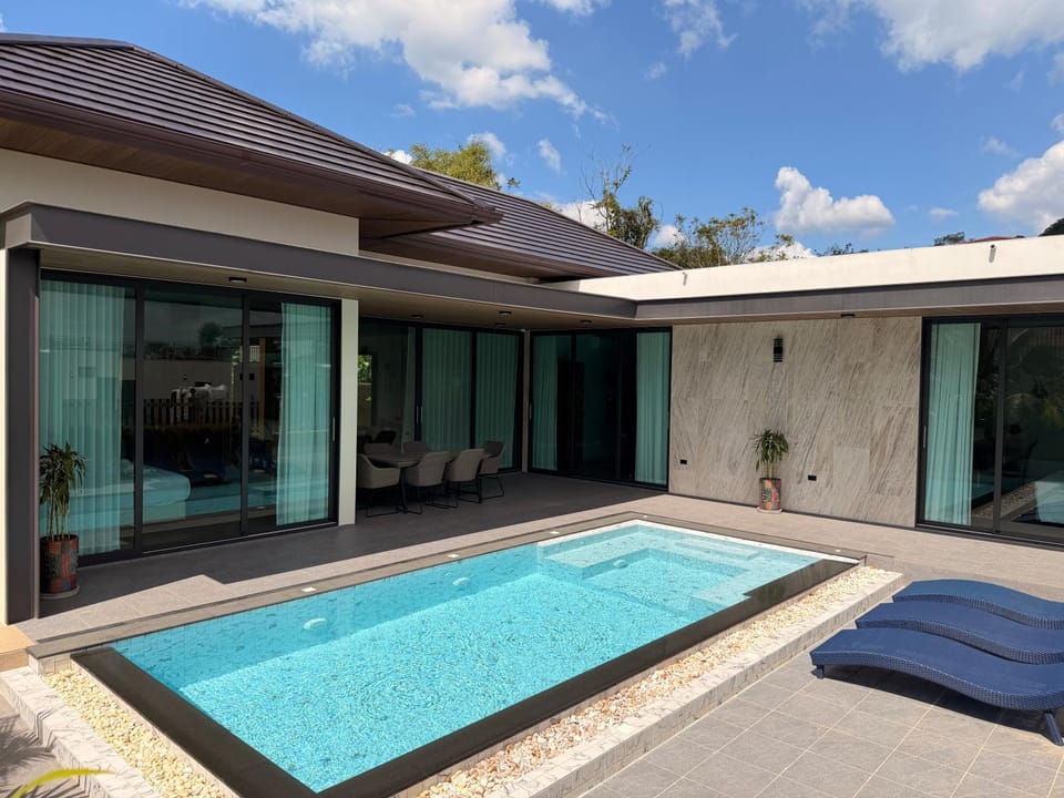 Villa Nadsuree Ao-Nang Modern House Villa in Krabi Changwat