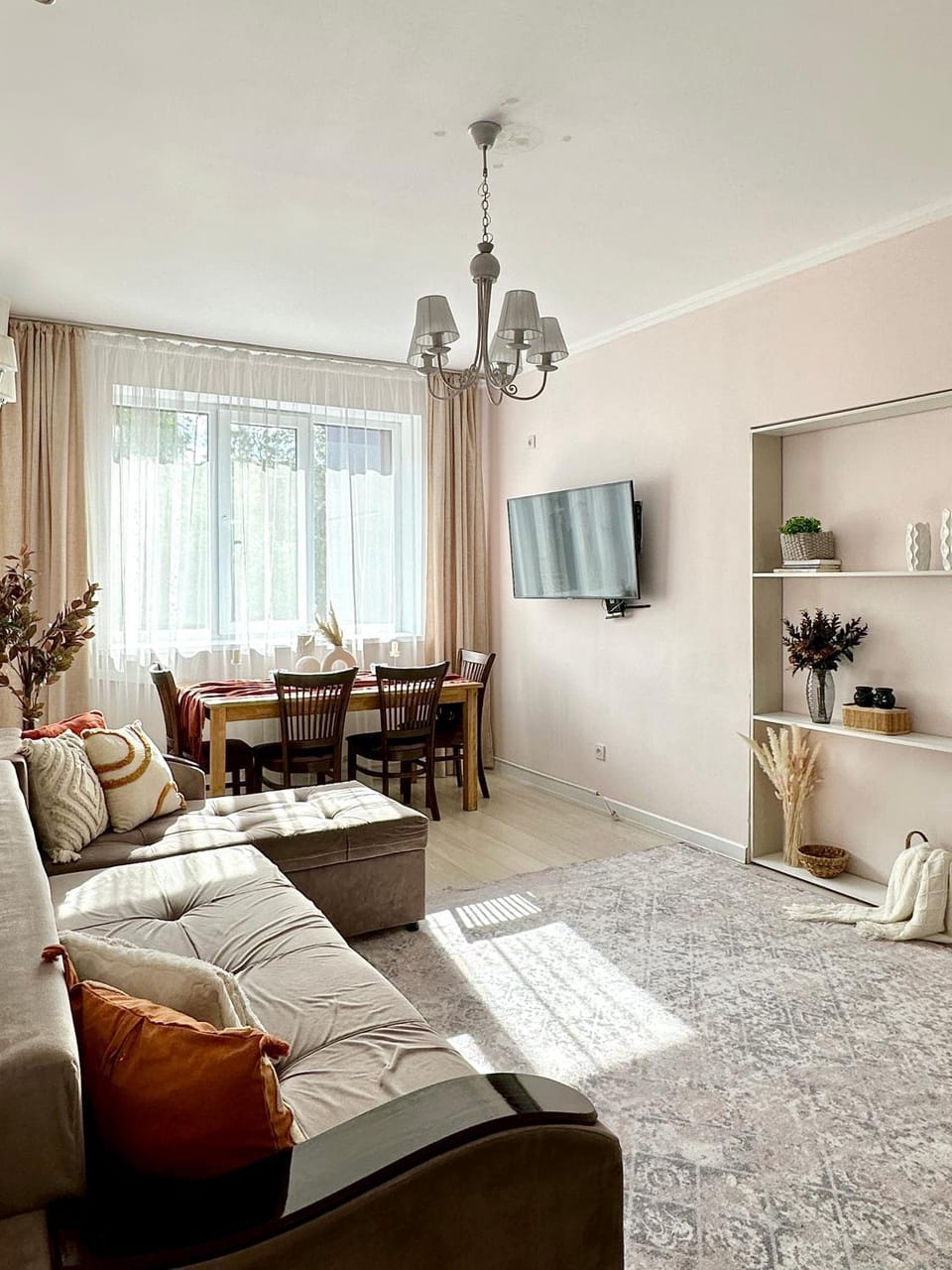 TV and multimedia, Photo of the whole room, Dining area, furniture
