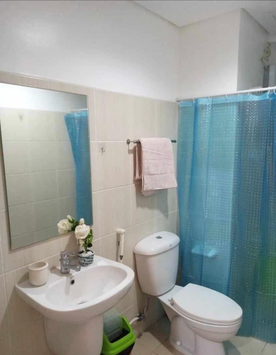 Urban haven Family&Barkada room Apartment in Manila City