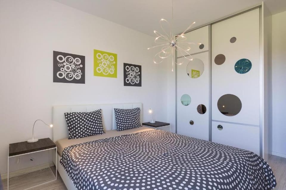 Bed, Bedroom, wardrobe