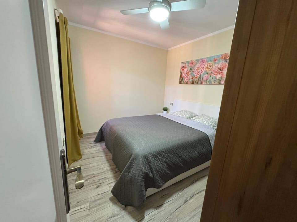 Bedroom, Inner courtyard view