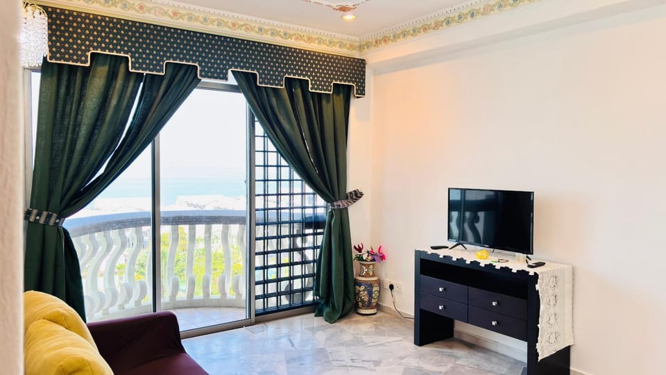 Communal lounge/ TV room, TV and multimedia, Living room, Seating area, Evening entertainment
