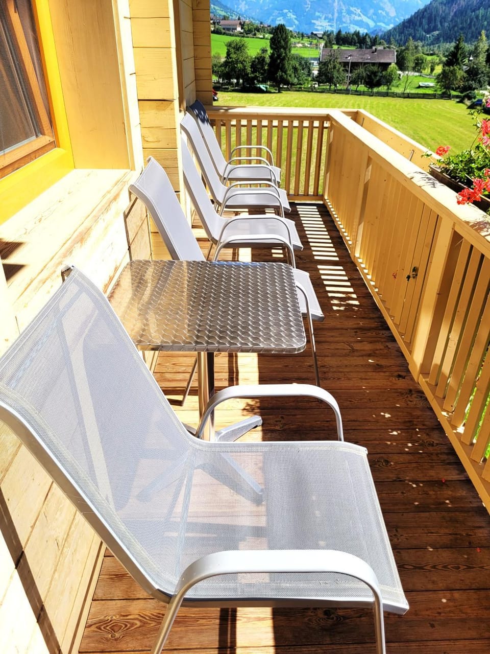 Natural landscape, View (from property/room), Balcony/Terrace, Seating area, Mountain view