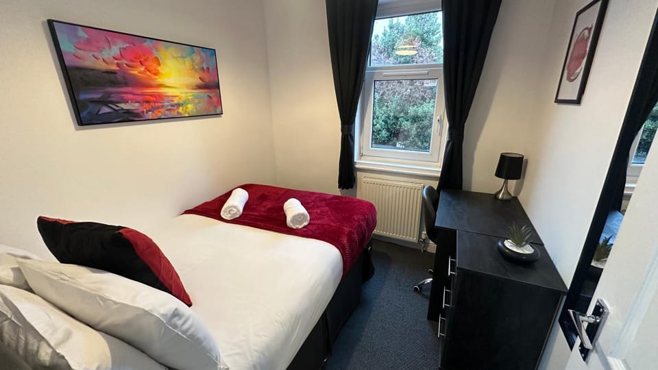 Bed, Bedroom, pet friendly