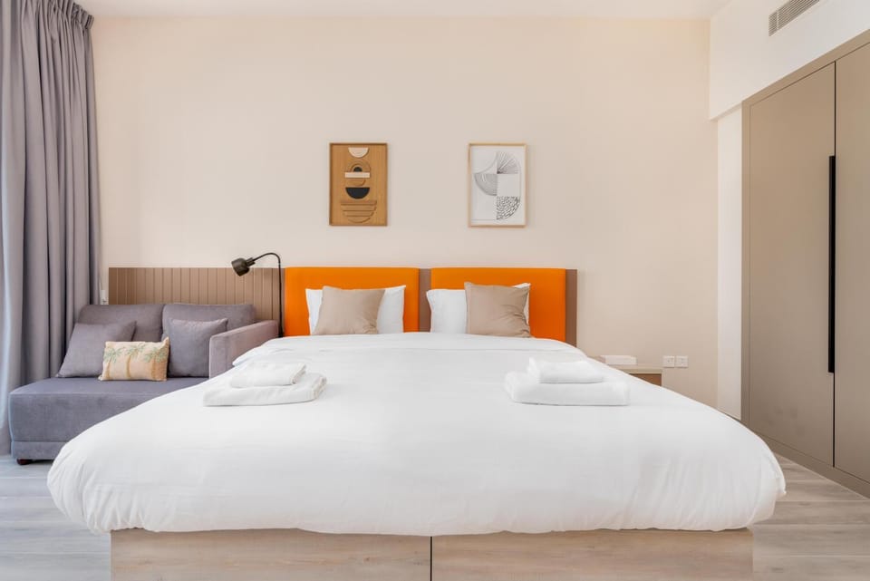 Bed, Photo of the whole room, Bedroom, towels, air conditioner