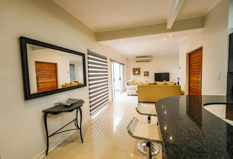 TV and multimedia, Living room, Dining area, air conditioner