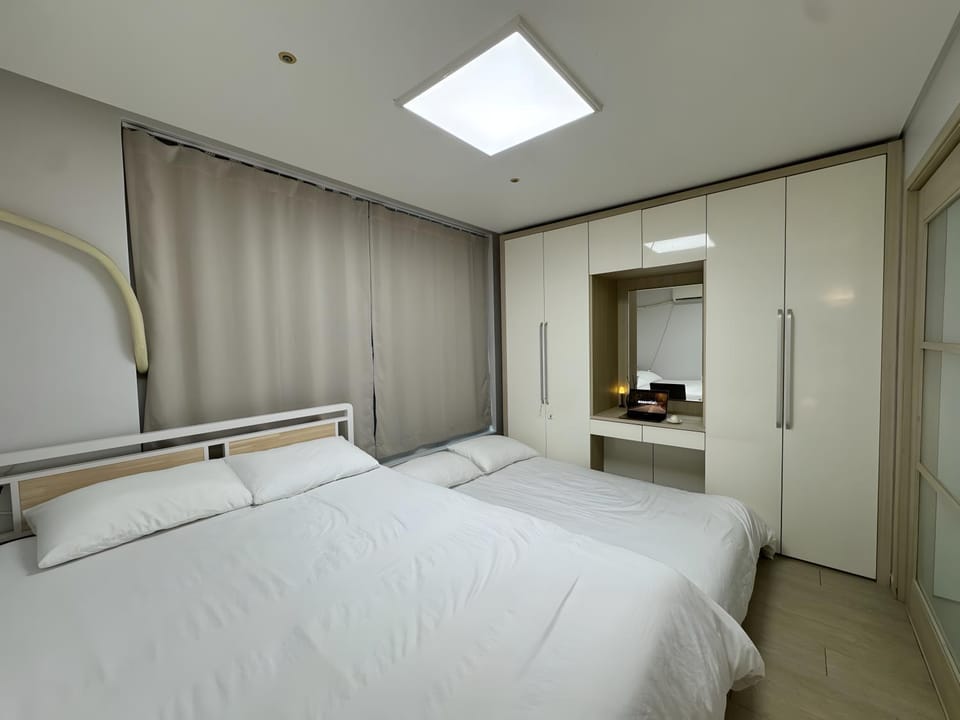 Bed, Bedroom, wardrobe