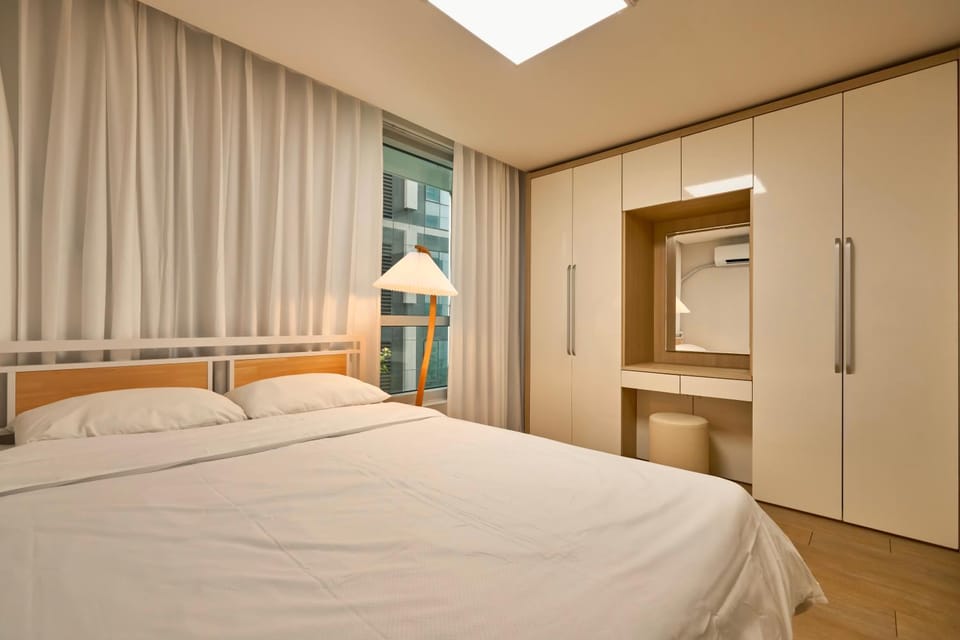 Bedroom, wardrobe
