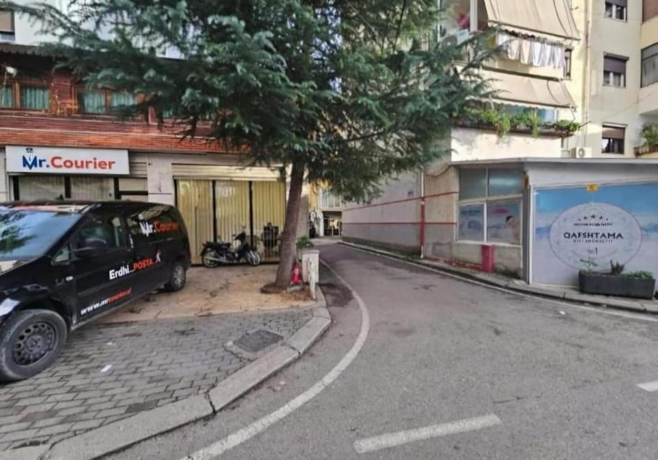 Facade/entrance