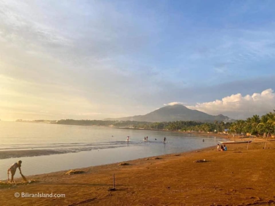 Beachfront Agpangi House in Central Visayas