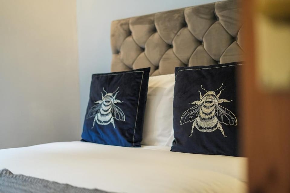 Large 3 Bed Home, Wisewood, FREE Parking, Great for Groups - Hosted by Stay Host Save Apartment in Sheffield