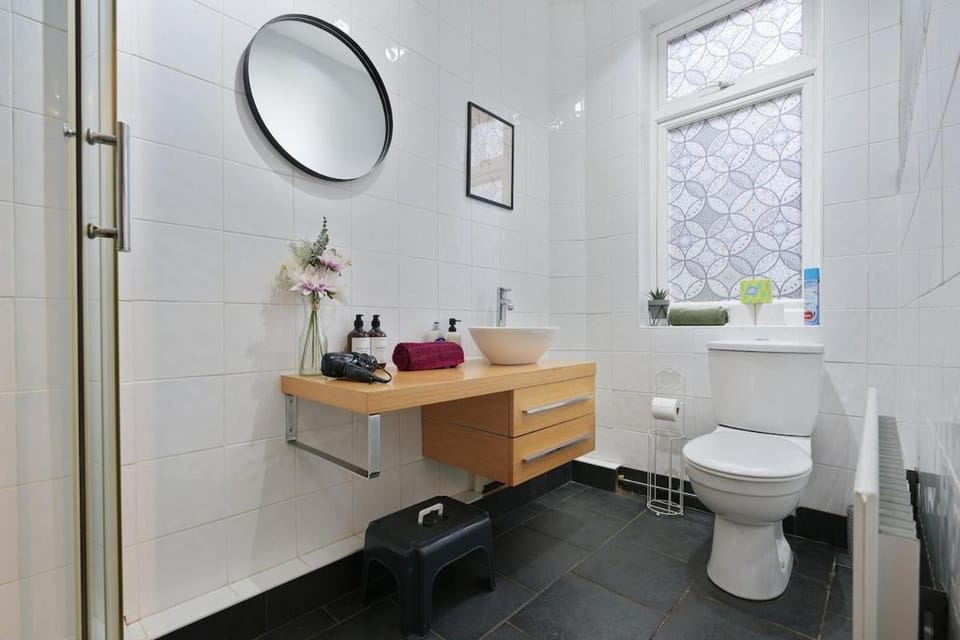 Large 3 Bed Home, Wisewood, FREE Parking, Great for Groups - Hosted by Stay Host Save Apartment in Sheffield