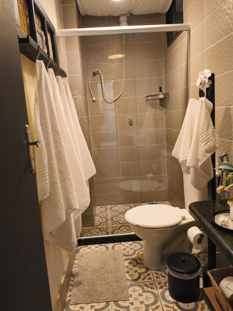 Shower, Bathroom, towels
