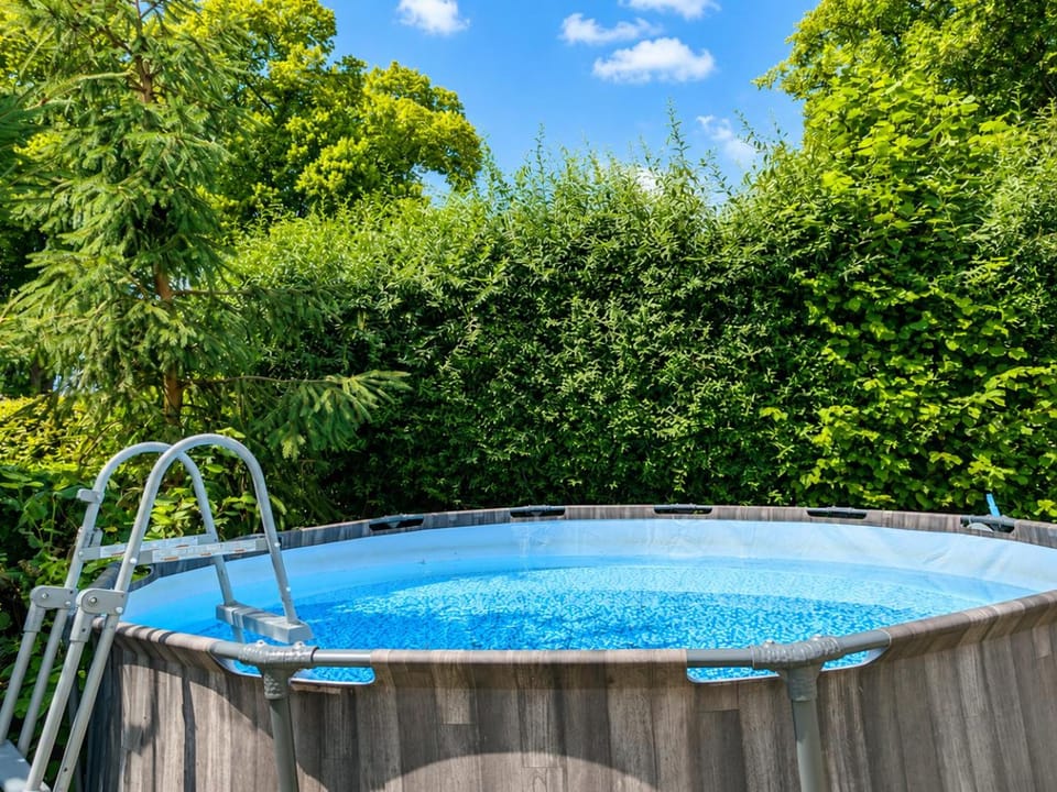 Garden, Swimming pool