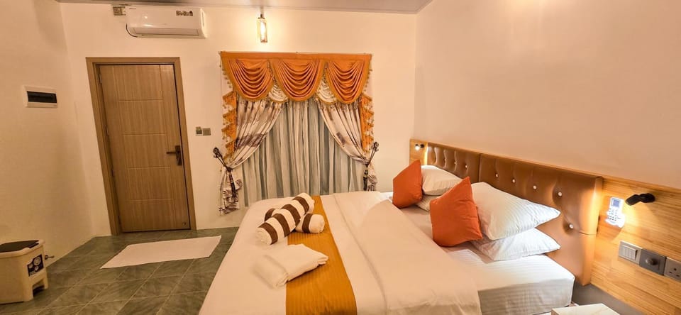 Bed, Bedroom, towels, air conditioner