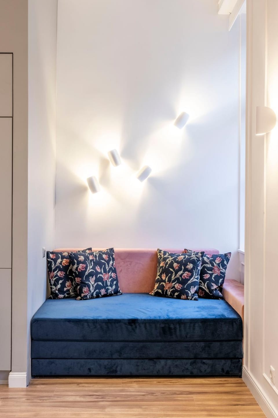 Living room, Decorative detail, Seating area